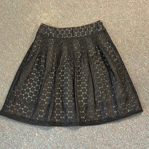 Circled Eyelets - Picture 1 of 7